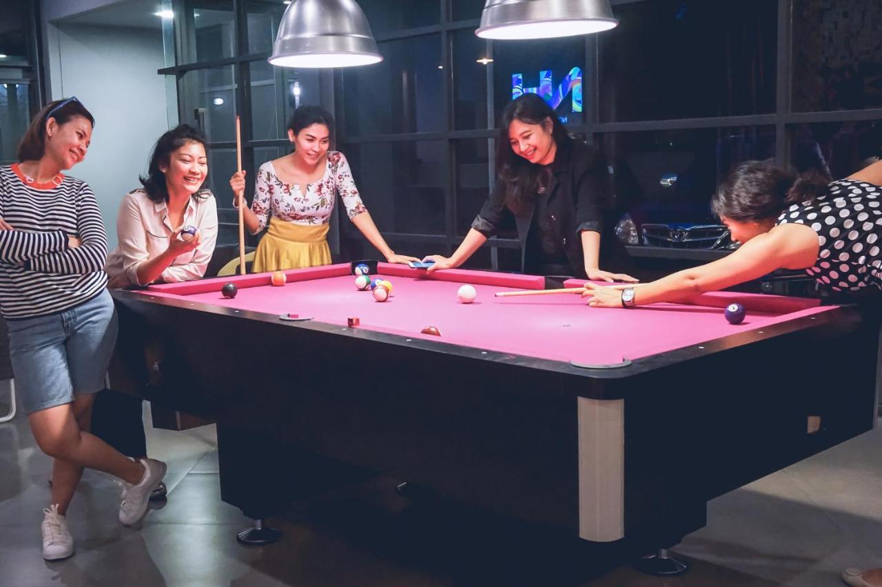 Nomad Hostel Kemang Джакарта Екстериор снимка