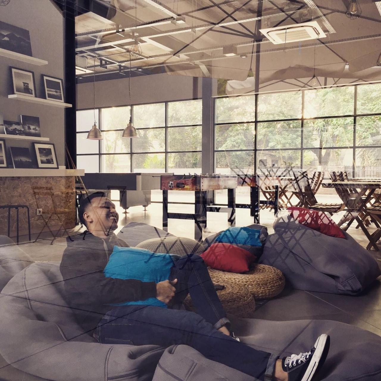Nomad Hostel Kemang Джакарта Екстериор снимка
