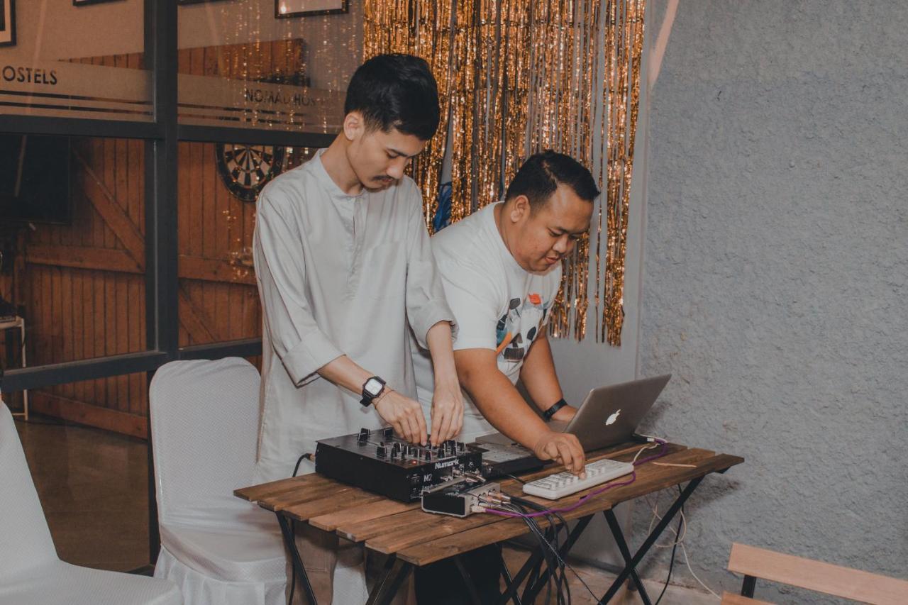 Nomad Hostel Kemang Джакарта Екстериор снимка