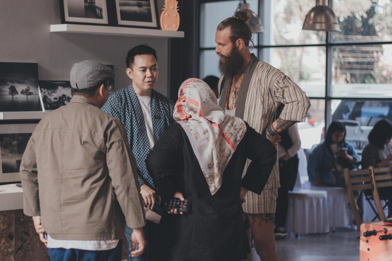 Nomad Hostel Kemang Джакарта Екстериор снимка