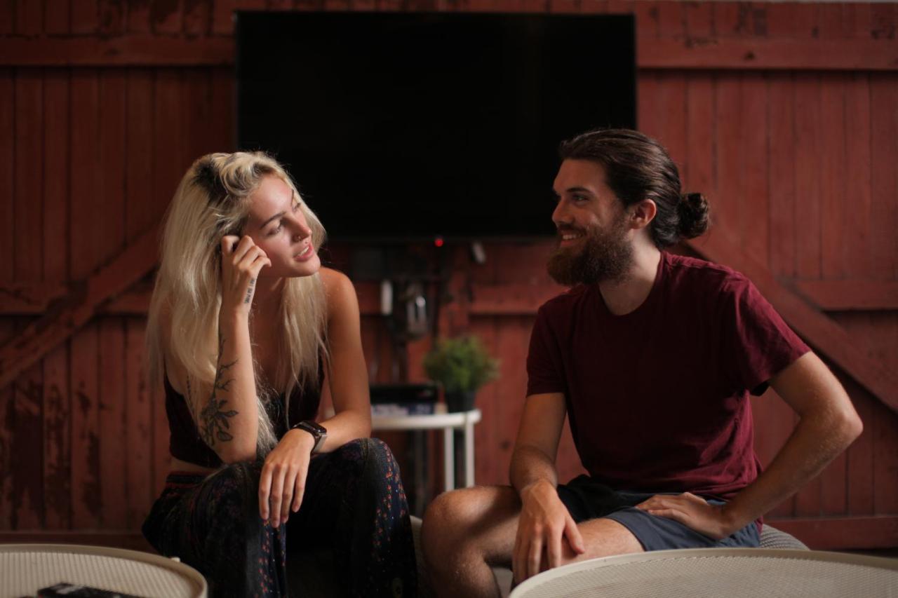 Nomad Hostel Kemang Джакарта Екстериор снимка