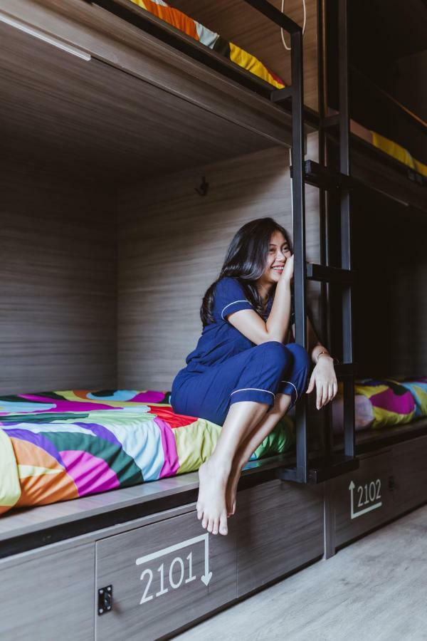 Nomad Hostel Kemang Джакарта Екстериор снимка